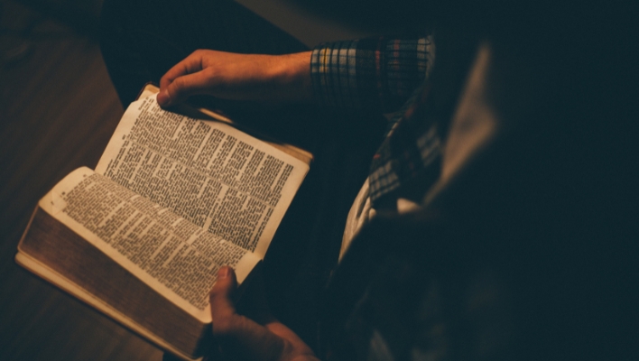 ¿Qué dice la Biblia sobre brujas y hechiceros?
