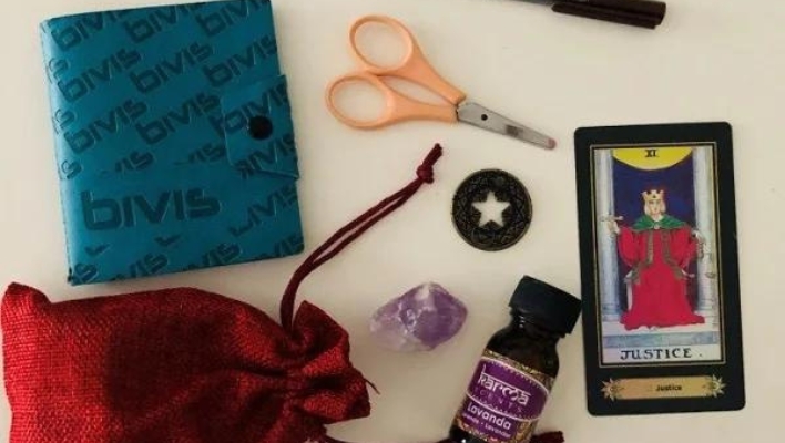 ¿Qué llevan consigo las brujas?