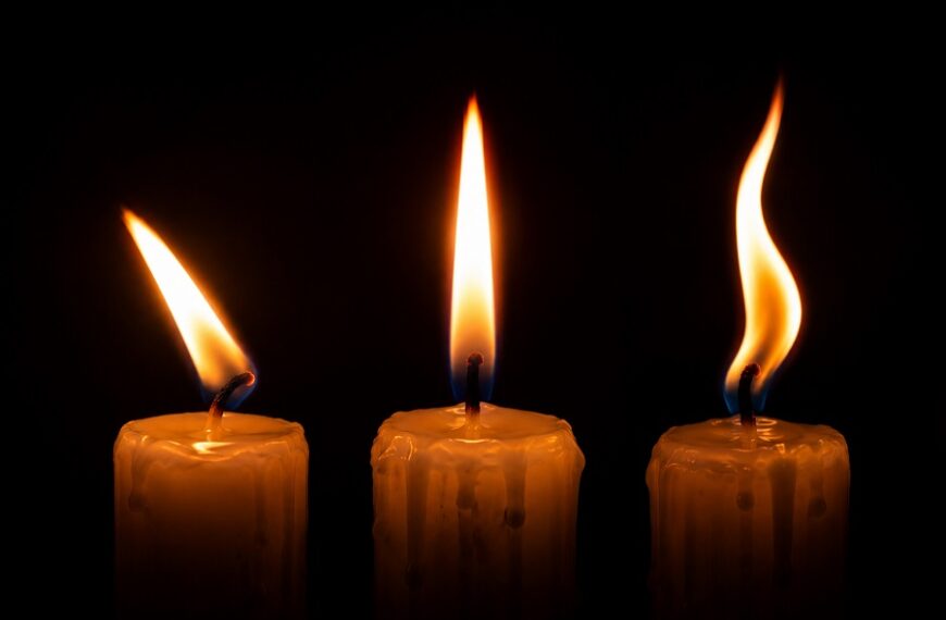 A Guide to Candle Flames & Meanings updated image