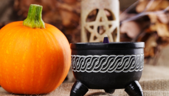 An Enchanting Prayer for Samhain [5 Min Chant]