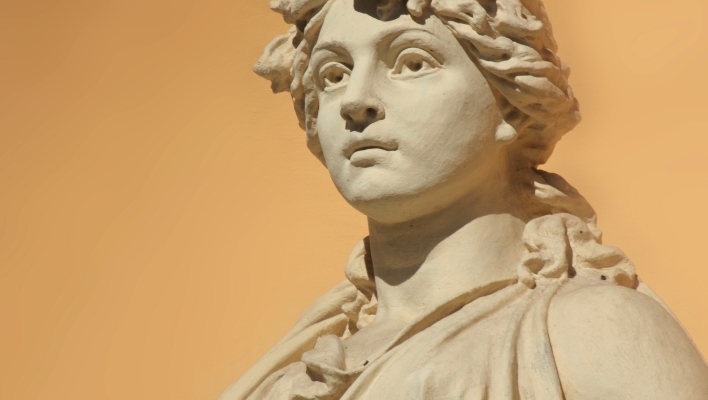 Creating a Powerful Altar for Aphrodite