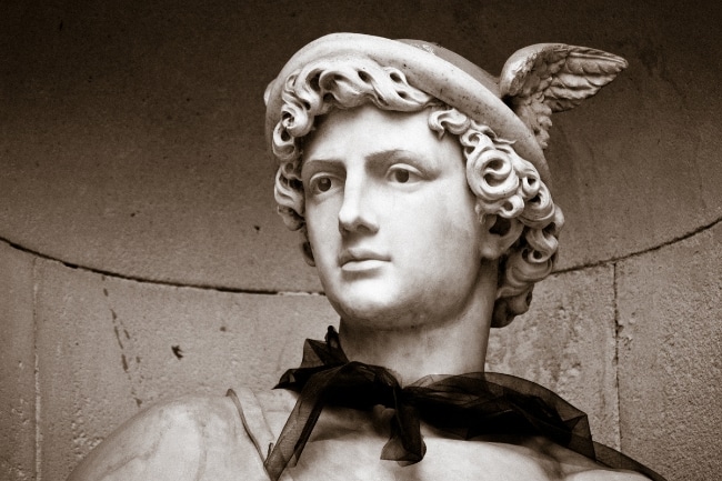 deidad asociada a la carta del tarot mágico presentada