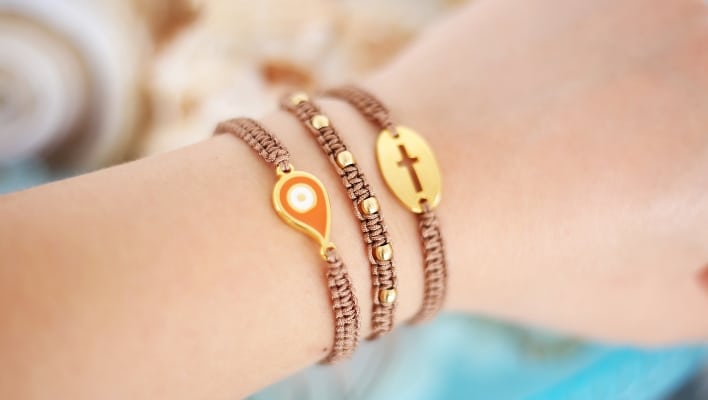 puede un cristiano llevar una pulsera de mal de ojo imagen destacada magickal spot tina caro