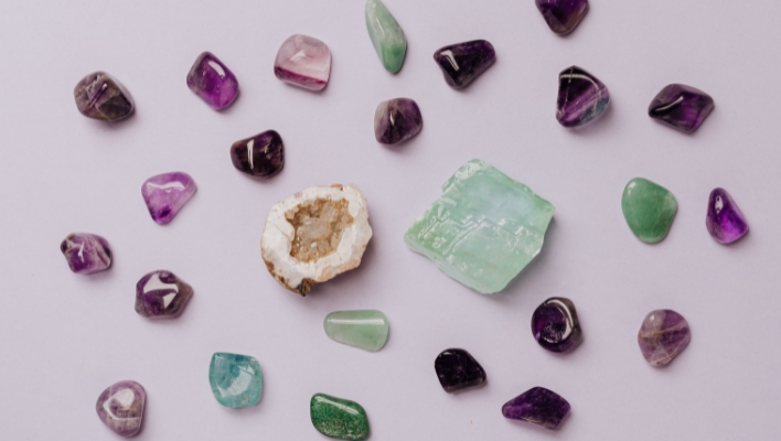 Cristales que puedes cargar a la luz del sol imagen destacada por tina caro magickal spot