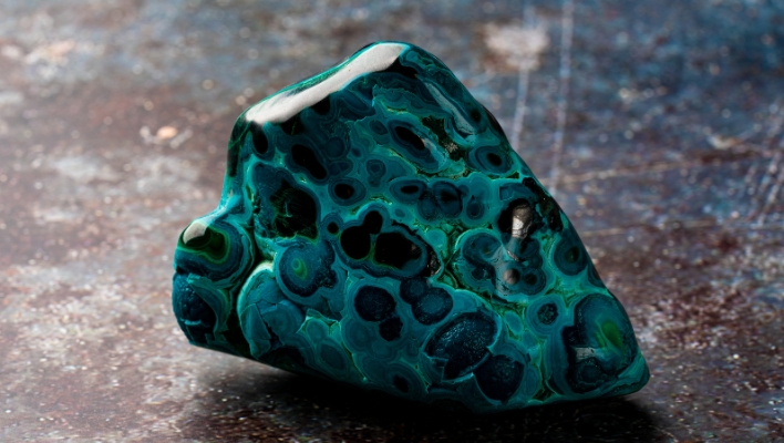 afirmaciones para el cristal de malaquita imagen destacada por magickal spot