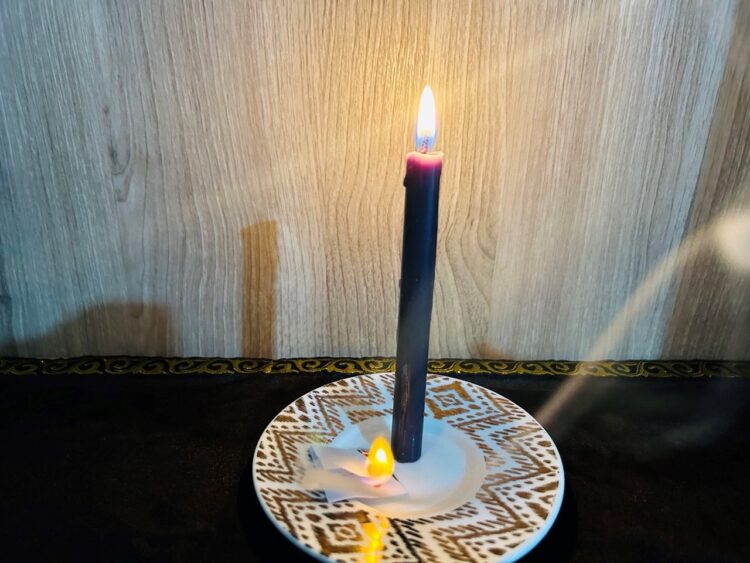 8 Ways to Use Black Candles in Witchcraft (DIY With Pictures)