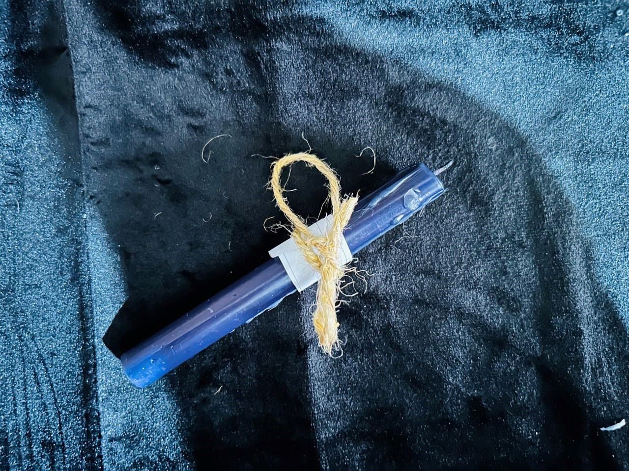 8 Ways to Use Black Candles in Witchcraft (DIY With Pictures)